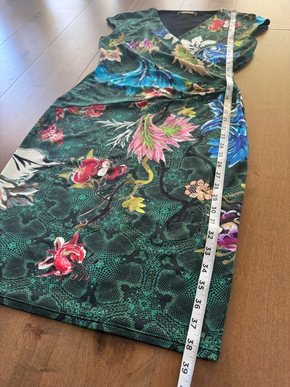Roberto Cavalli Green Floral-Print V-Neck Midi Dress - Picture 9 of 11
